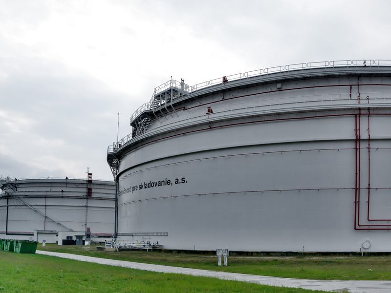 Skladovanie ropy a ropných výrobkov